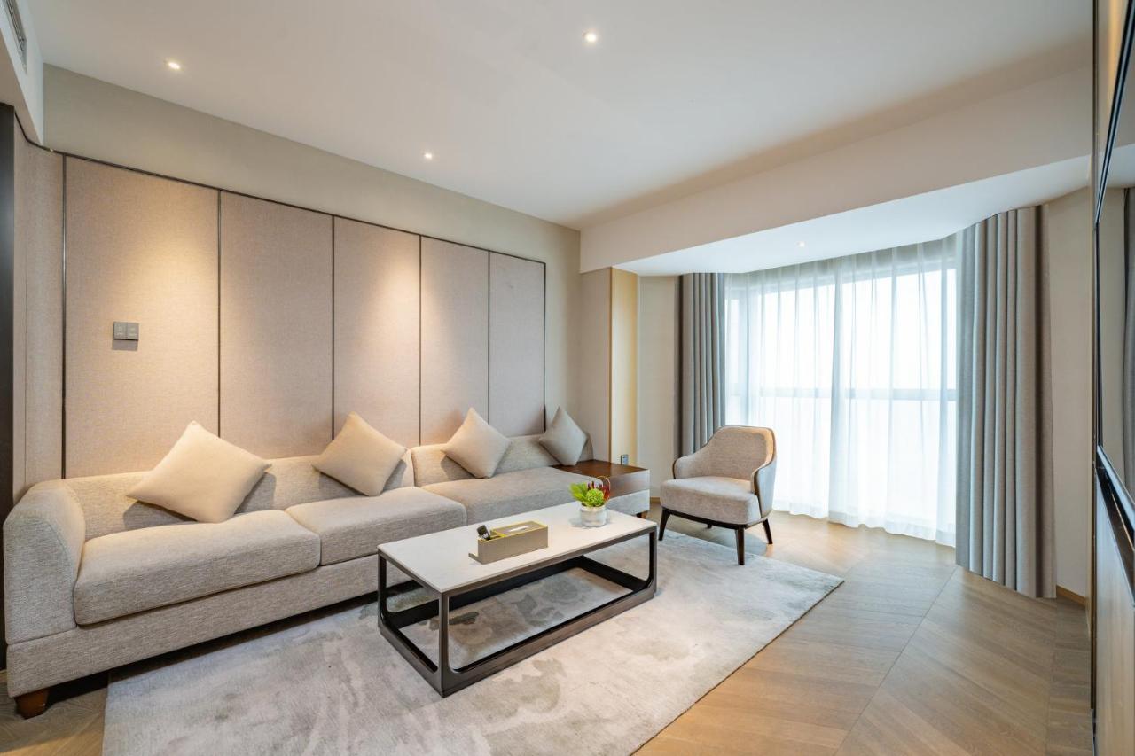 Holiday Inn Shanghai Huaxia By Ihg - Overlooking City Scenery At Sky View Restaurant Buitenkant foto