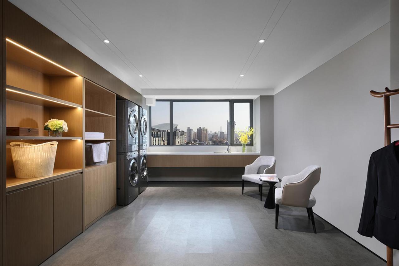 Holiday Inn Shanghai Huaxia By Ihg - Overlooking City Scenery At Sky View Restaurant Buitenkant foto