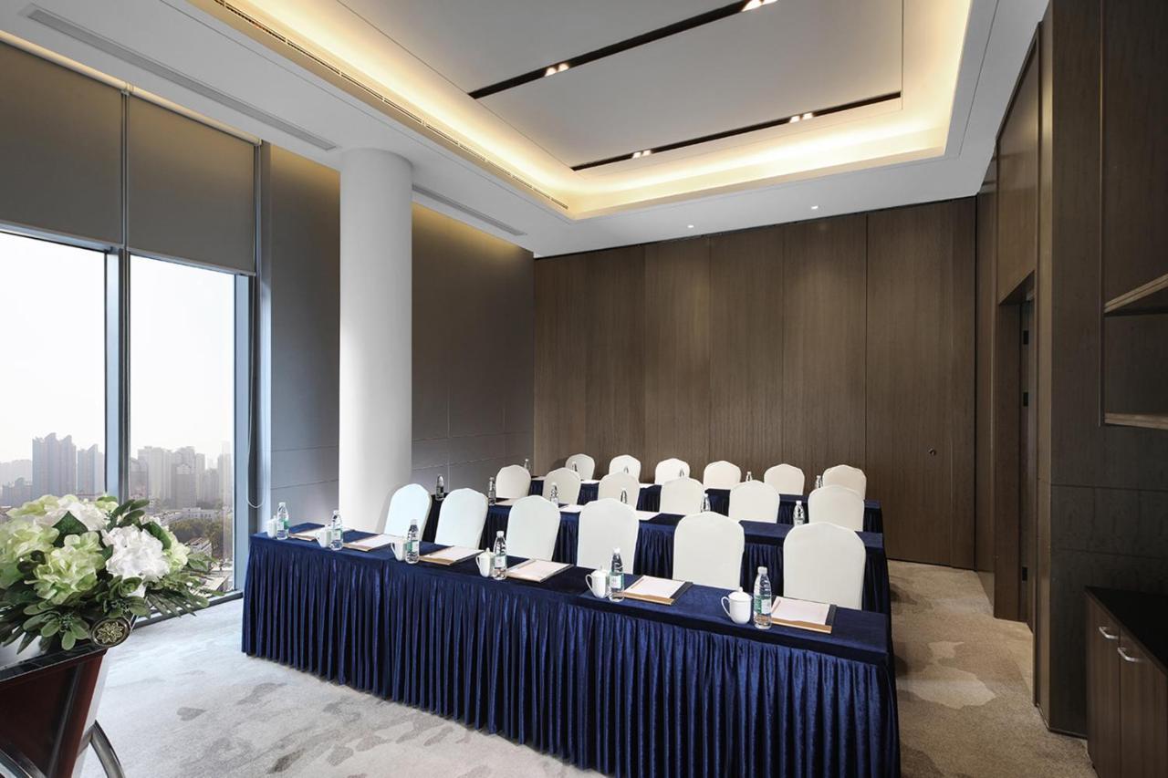 Holiday Inn Shanghai Huaxia By Ihg - Overlooking City Scenery At Sky View Restaurant Buitenkant foto