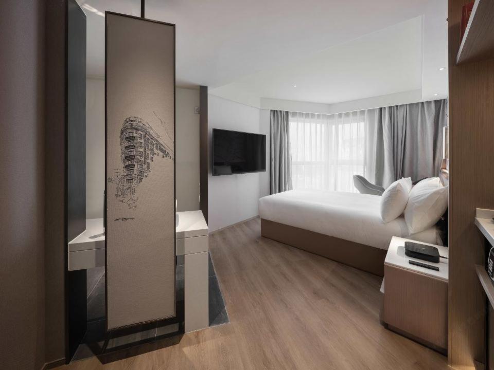 Holiday Inn Shanghai Huaxia By Ihg - Overlooking City Scenery At Sky View Restaurant Buitenkant foto